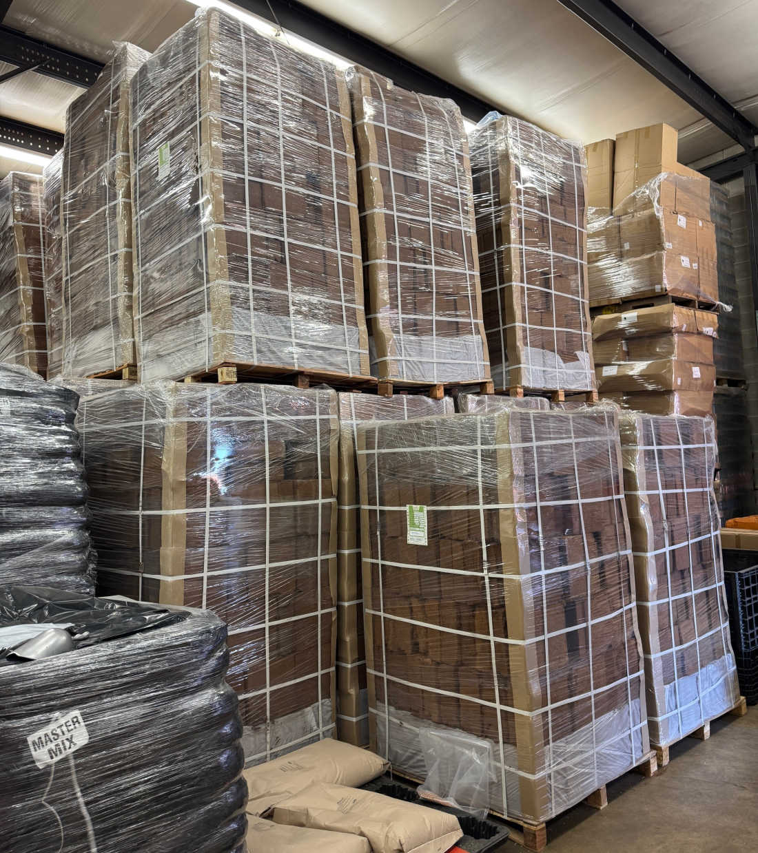 Wholesale Pallet of 5KG Premium Gro-Med Coco Coir Bricks (220 Bricks) - Image 2